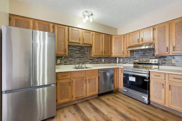 Calgary, AB T3B 4W4,80 Point Mckay CRES NW #906