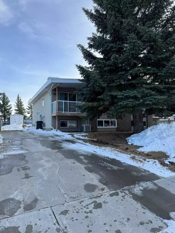 512 Schofield ST,  Pincher Creek,  AB T0K 1W0