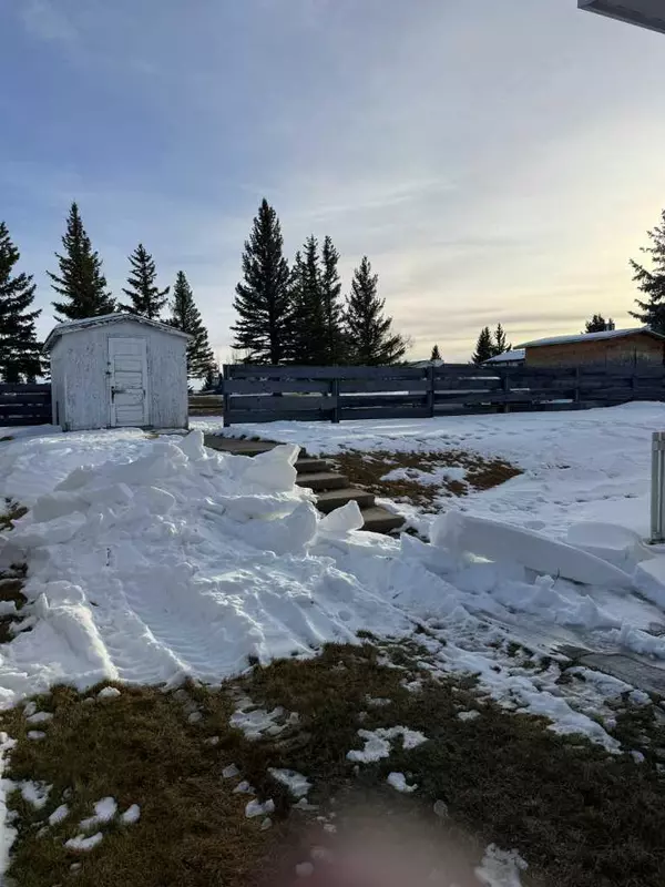 Pincher Creek, AB T0K 1W0,512 Schofield ST