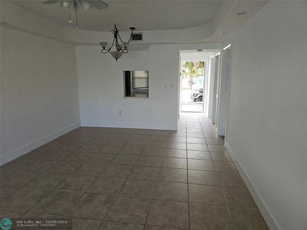 20111 NE 27th Ct  #103, Miami, FL 33180