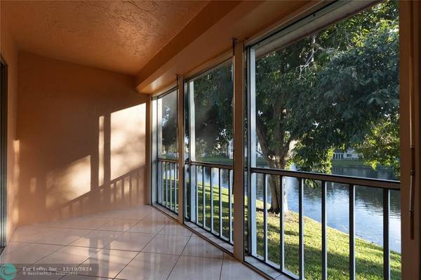 1202 Bahama Bnd  #I2, Coconut Creek, FL 33066