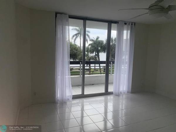 Aventura, FL 33180,3600 Mystic Pointe Dr  #314