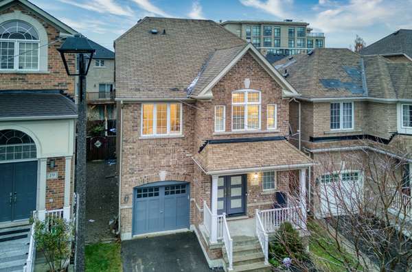 15 Asner AVE, Vaughan, ON L6A 0W3