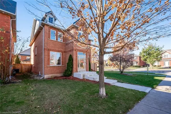 Oakville, ON L6H 7K5,2540 SUNNYHURST Close