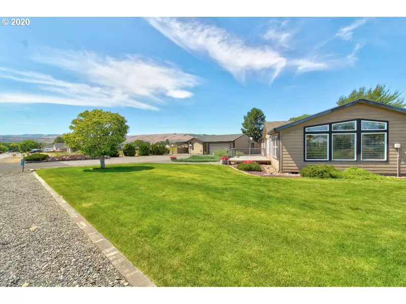 299 3RD AVE, Dallesport, WA 98617