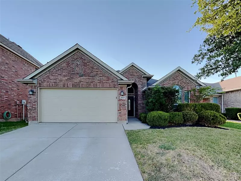 9601 Willow Branch Way, Fort Worth, TX 76036