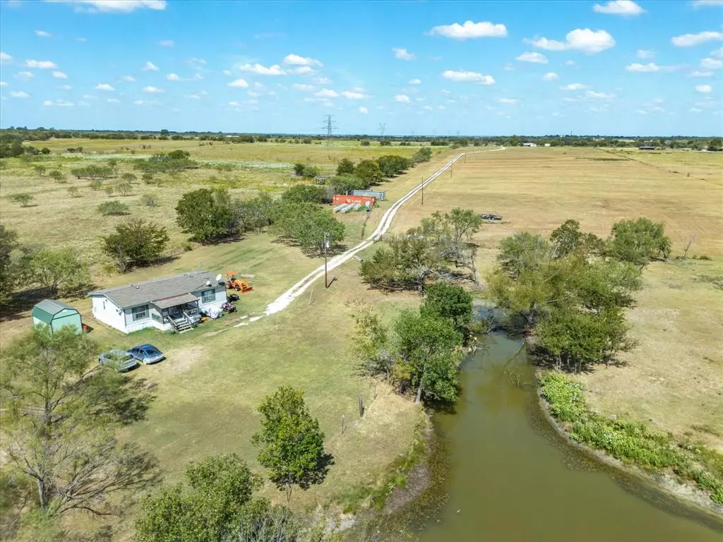 Barry, TX 75102,7051 NW County Road 1300