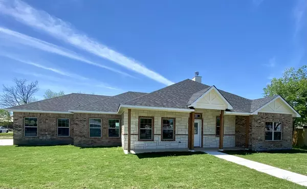 1708 E Dellis Street, Kaufman, TX 75142