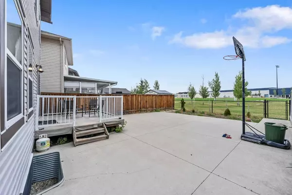 Calgary, AB T3J 0L2,277 Martin Crossing PL NE