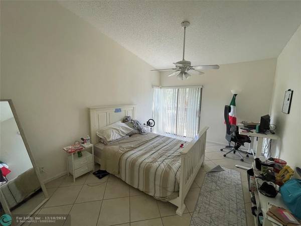 Deerfield Beach, FL 33442,2067 SW 15th St  #240