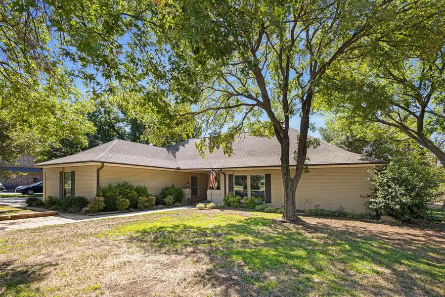 102 Fresh Meadow Drive, Trophy Club, TX 76262