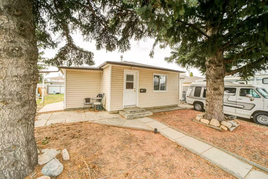 1208 41 AVE North, Lethbridge, AB T1H6B4