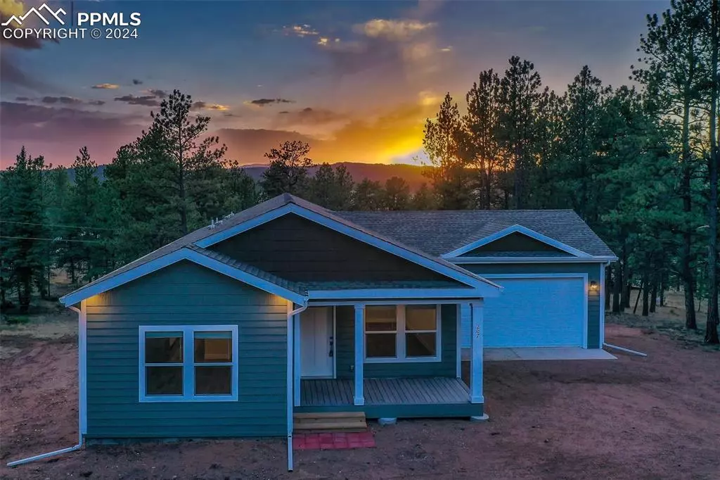 Florissant, CO 80816,207 Monument LN