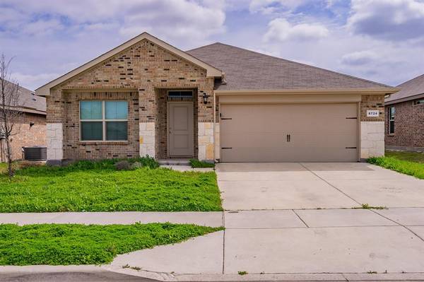 8724 Smokehouse Drive,  Fort Worth,  TX 76179