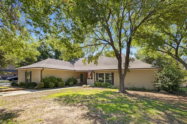 102 Fresh Meadow Drive, Trophy Club, TX 76262