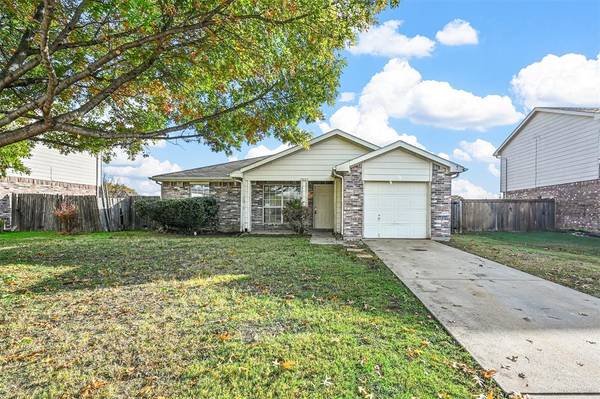 7233 Autumn Glen Drive, Forest Hill, TX 76140