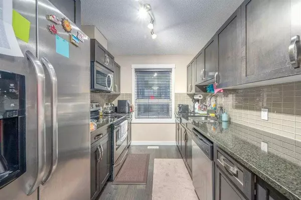 Calgary, AB T3K 0W6,326 Covecreek CIR NE