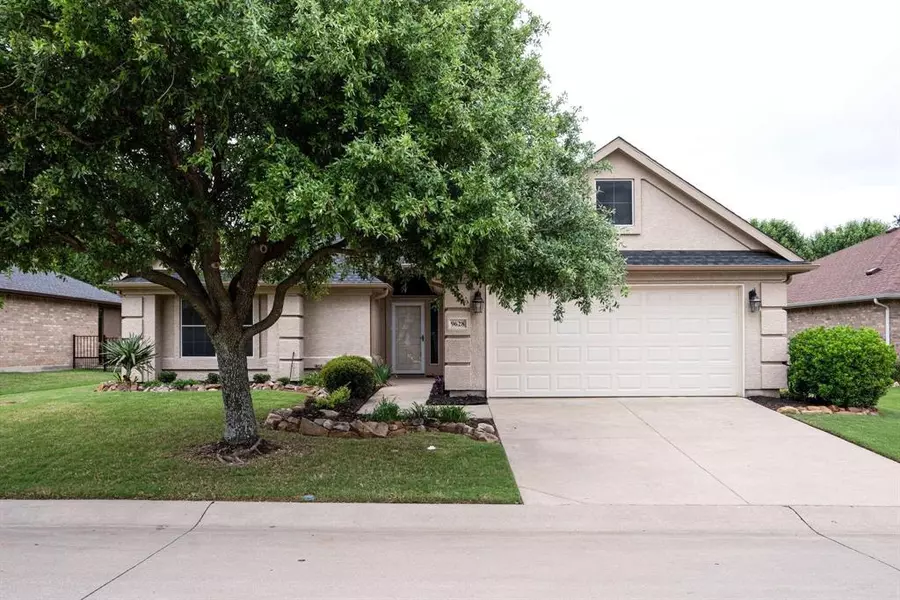 9628 Applewood Trail, Denton, TX 76207