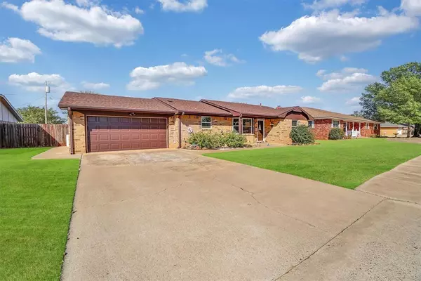 Altus, OK 73521,605 Sequoyah Lane