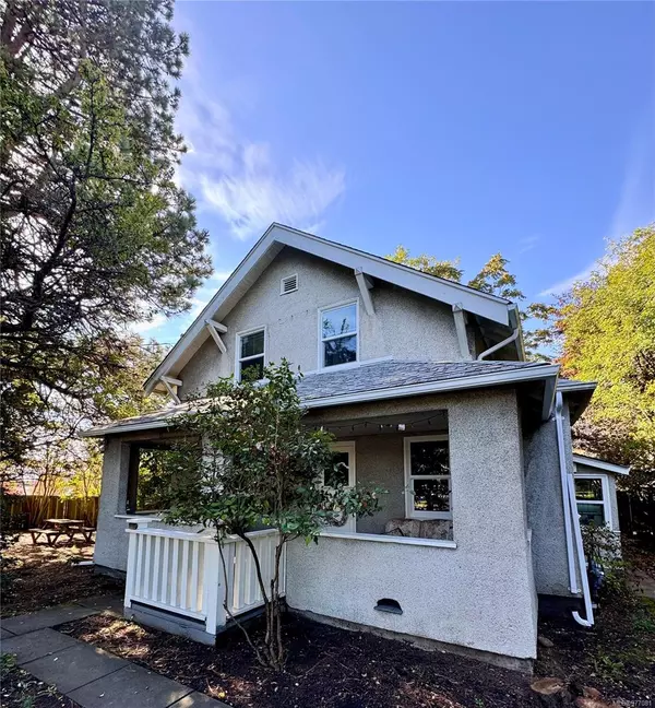 3700 St. Aidans St, Saanich, BC V8P 4V7