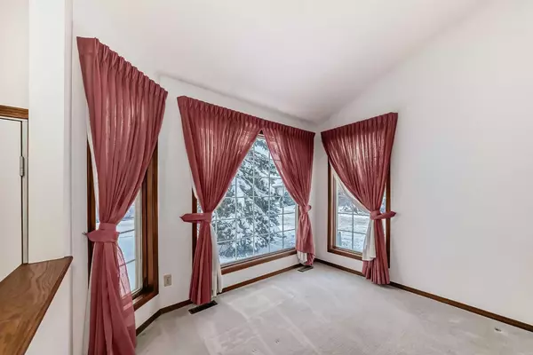 Calgary, AB T3L 1P6,236 Scenic Hill Close NW