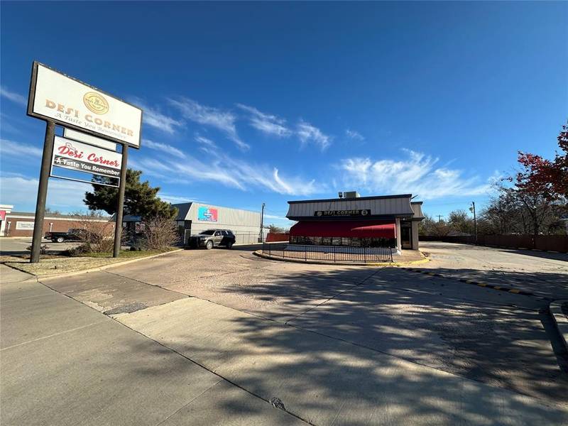 1012 S Broadway, Edmond, OK 73034