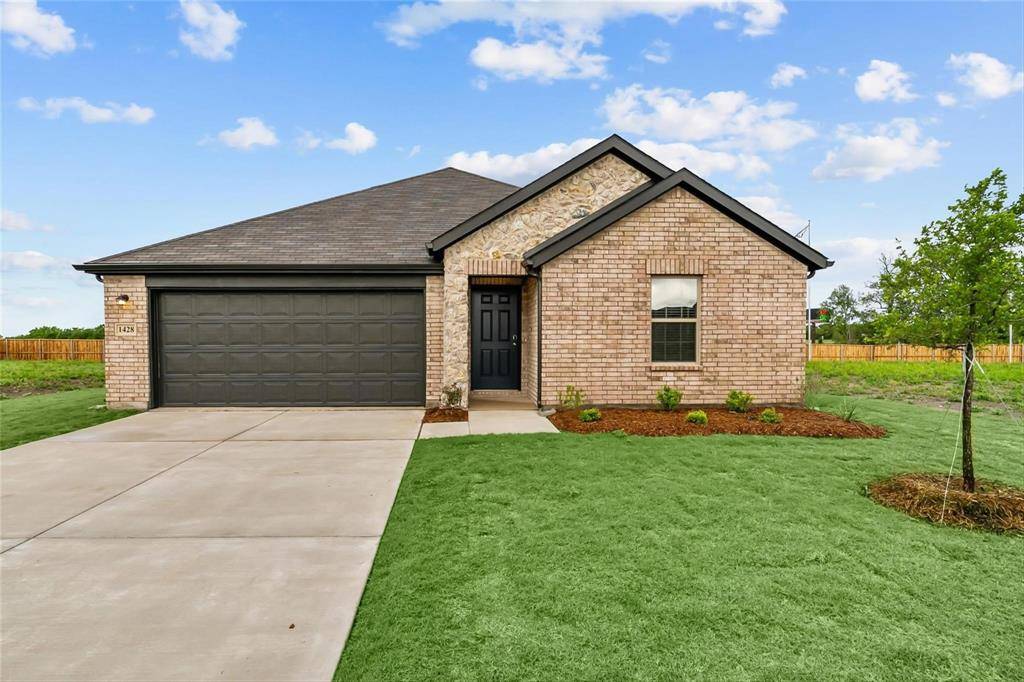 Van Alstyne, TX 75495,524 Meadow Run Drive