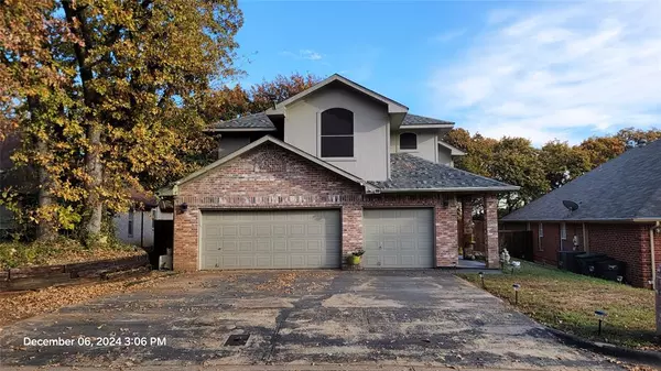 1637 Arbor Ridge Drive, Fort Worth, TX 76112