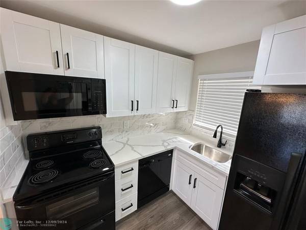 Sunrise, FL 33322,8950 Sunrise Lakes Blvd  #105