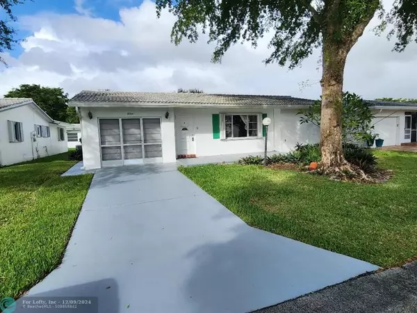 8941 NW 13th St, Plantation, FL 33322