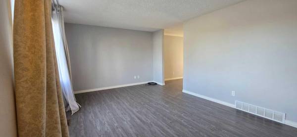 Calgary, AB T2A 5M8,951 Maitland WAY Northeast