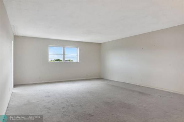 Lauderhill, FL 33313,4851 NW 21st St  #400