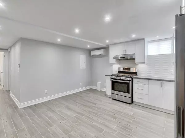 Toronto W02, ON M6H 1T8,115 Wallace AVE #Apt #4