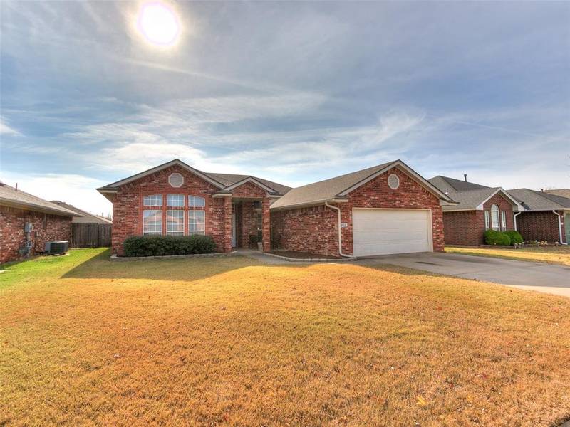 908 SE 36th Street, Moore, OK 73160