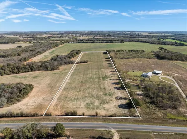 1707 W Lake Creek Road, Riesel, TX 76682