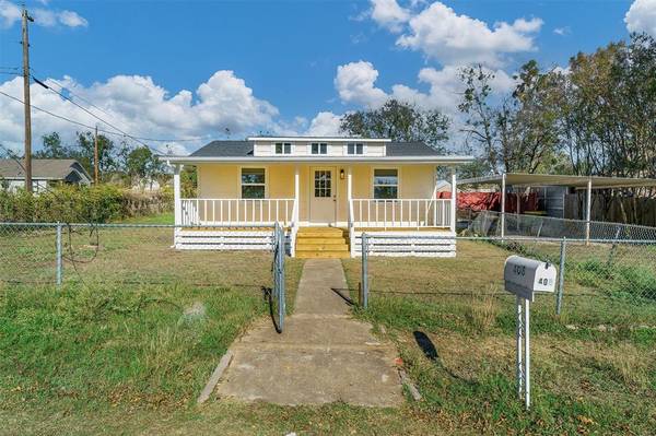 408 W Godley Avenue, Godley, TX 76044