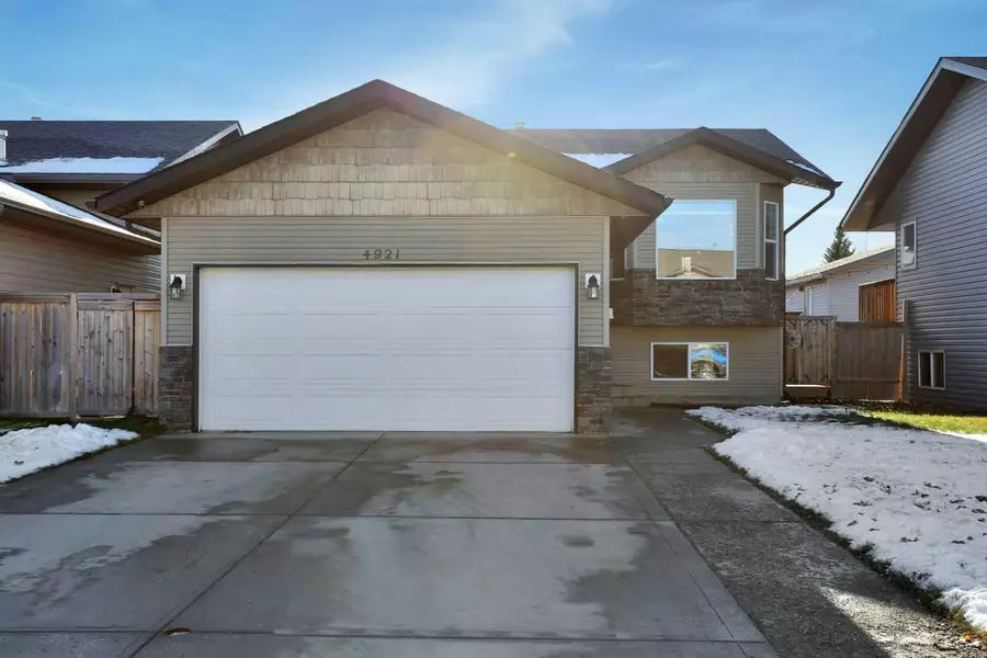 4921 Westbrooke RD, Blackfalds, AB T4M0K7