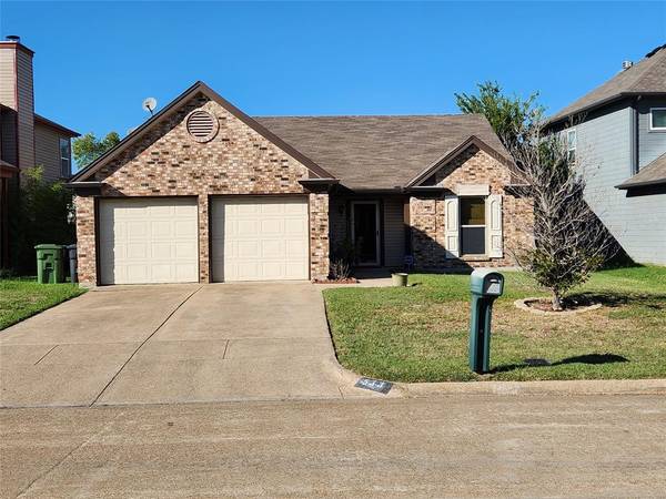 533 Nightshade Drive, Arlington, TX 76018