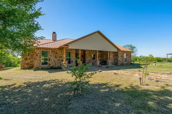 Hubbard, TX 76648,143 Private Road 342