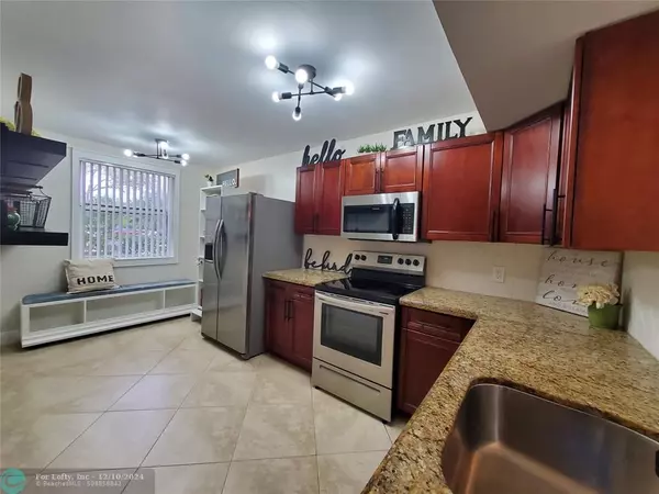 Coral Springs, FL 33067,8891 Wiles Rd  #108