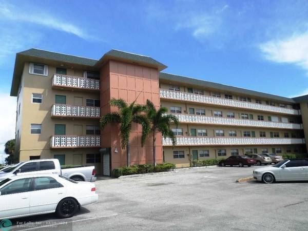 941 Crystal Lake Dr  #209, Deerfield Beach, FL 33064