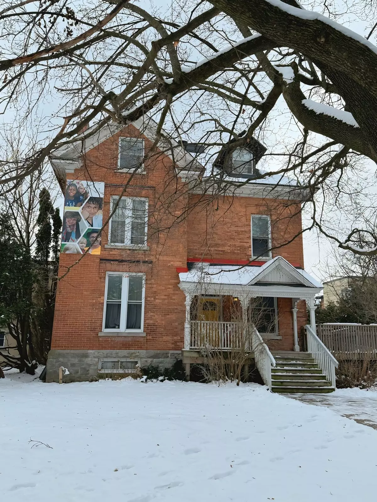 New Edinburgh - Lindenlea, ON K1M 2B6,255 Mackay ST