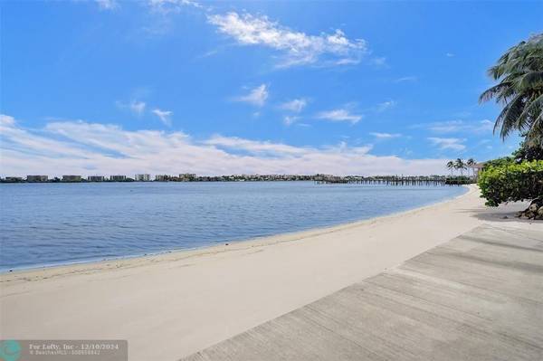 Lake Worth Beach, FL 33460,1516 S Lakeside Drive  #109