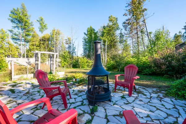 South Bruce Peninsula, ON N0H 2T0,10 Williamson PL E