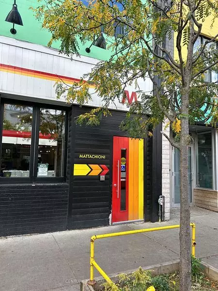 Toronto E01, ON M4L 2A4,1501 GERRARD ST E