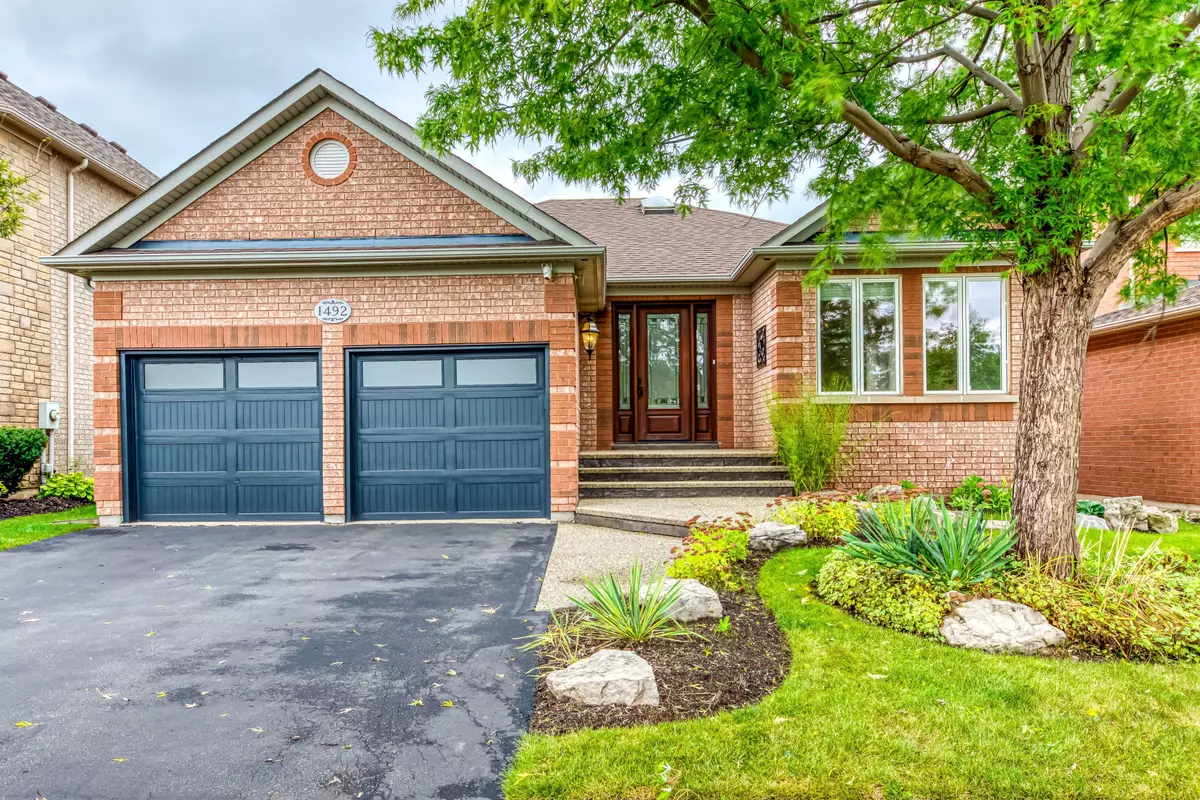 Oakville, ON L6H 7J9,1492 Pinery CRES