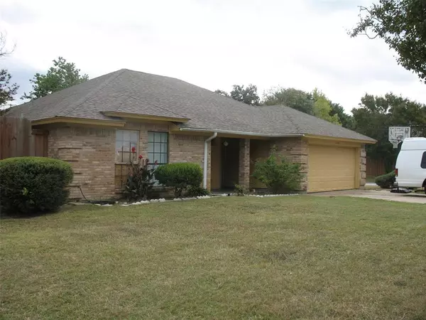 1528 Stratford Drive, Mansfield, TX 76063