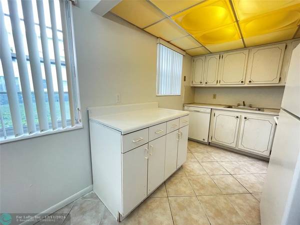 Deerfield Beach, FL 33442,92 E Markham  E  #92