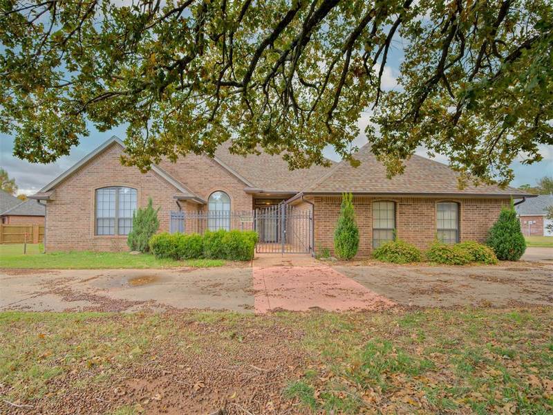 1305 Choctaw Trail, Blanchard, OK 73010