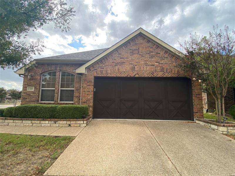 320 Eastland Drive, Lewisville, TX 75056